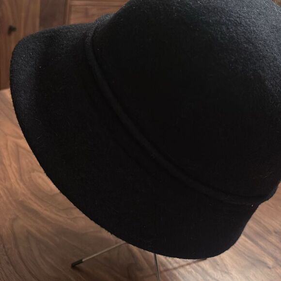 Lawliet Black Cloche Hat - Picture 3 of 10